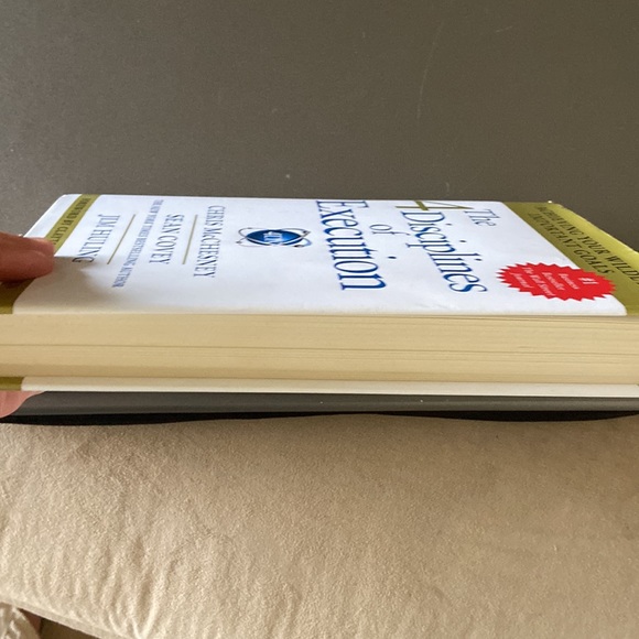 The 4 Disciplines of Execution Book - Picture 5 of 6